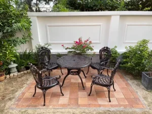 Bàn Ghế Ngoài Trời Nhôm Đúc 4 Ghế Tân Cổ Điển