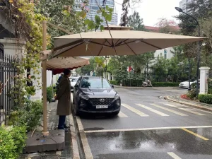 Dù lệch tâm vuông 3m hợp kim nhôm màu Be ( nâu caphe )