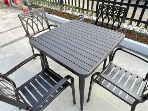 Bàn Ghế Ngoài Trời Nhôm Đúc Vuông